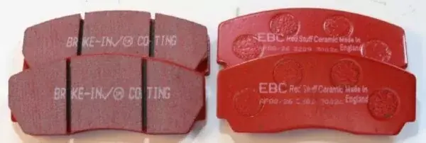 EBC Redstuff Bremsbeläge vorn passend für 4- und 6-Kolben Sattel (286–304 mm) Begrenztes Angebot