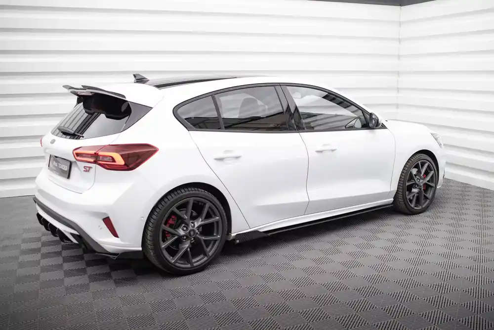 Saisonangebot Street Pro Seitenschweller Ansatz + Flaps passend für Ford Focus ST / ST-Line Mk4