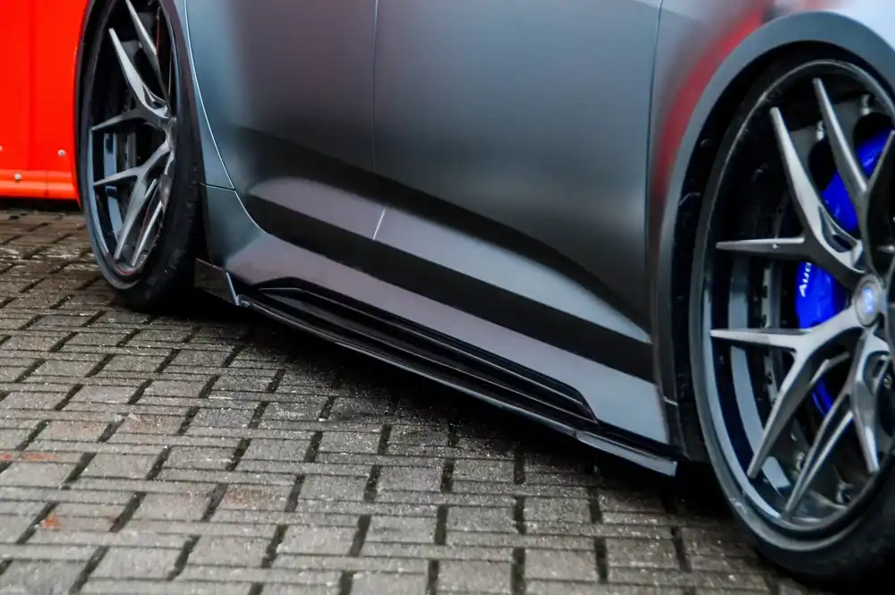 Cup Seitenschweller mit Wing hinten passend für Audi RS6 C8 ab 2019 Neue Kollektion
