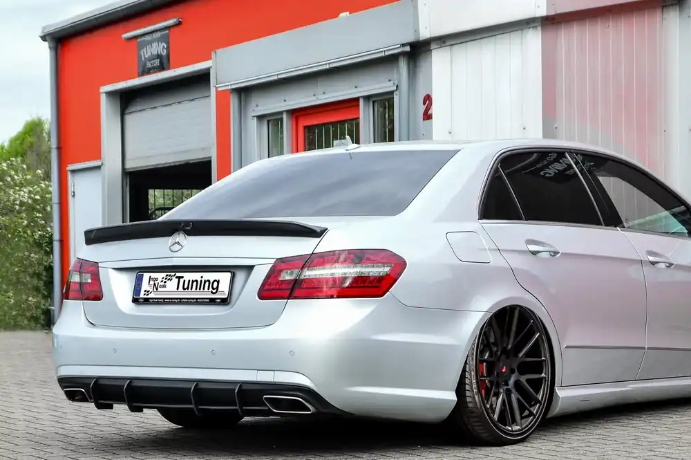 Neuheit Heckansatz Diffusor passend für Mercedes E-Klasse W212 mit AMG-Line Paket