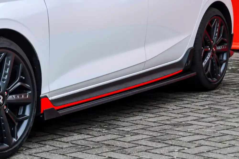 Rabatt CUP Seitenschweller mit Wing vorne passend für Hyundai I20N Performance