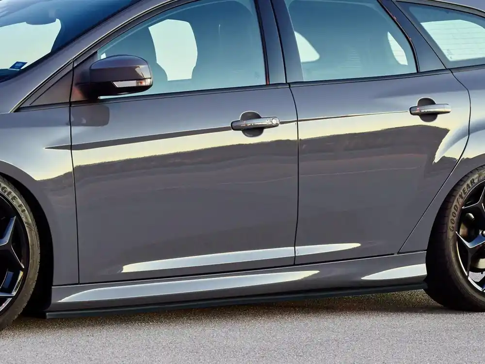 Schnäppchen Seitenschweller im Cup Look passend für Ford Focus RS DYB-RS ab Bj. 2016